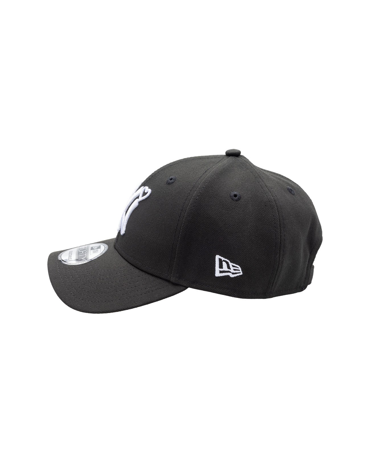 BASICKS | x Newera Yankees Cap - black – FAB4 ONLINE STORE