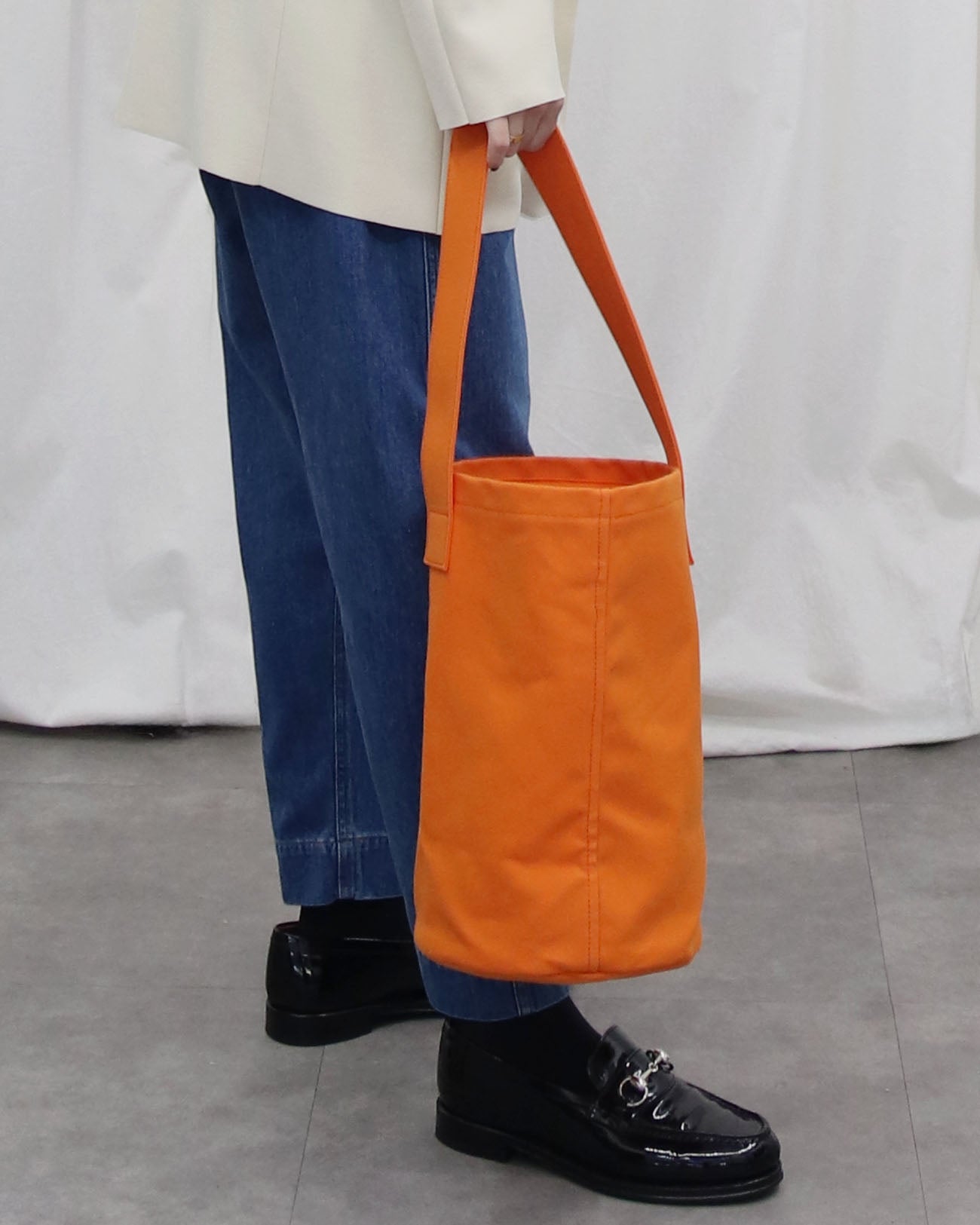PHEENY Canvas bucket bag オレンジ底直径20cm